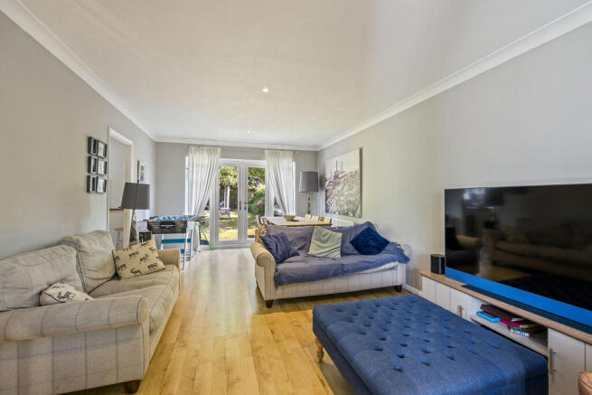 Seymour Close, East Molesey photo 4