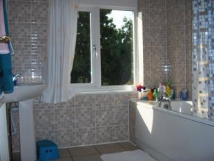 MODERN BATHROOM