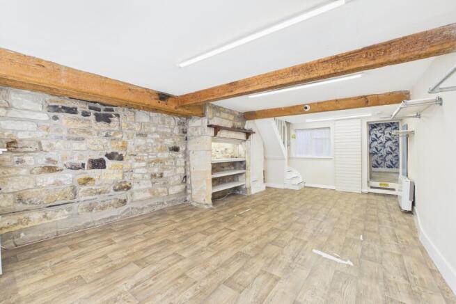 CAM04201G0-PR0149-STILL001