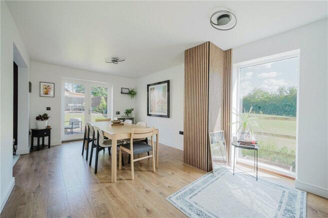 5 bed Semi-Detached for sale Image 8