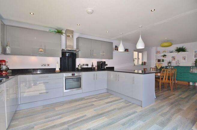 Kitchen & ...