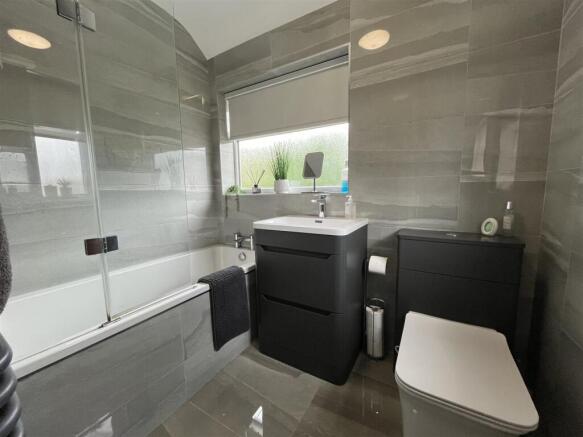 3 bed Semi-Detached for sale Image 4