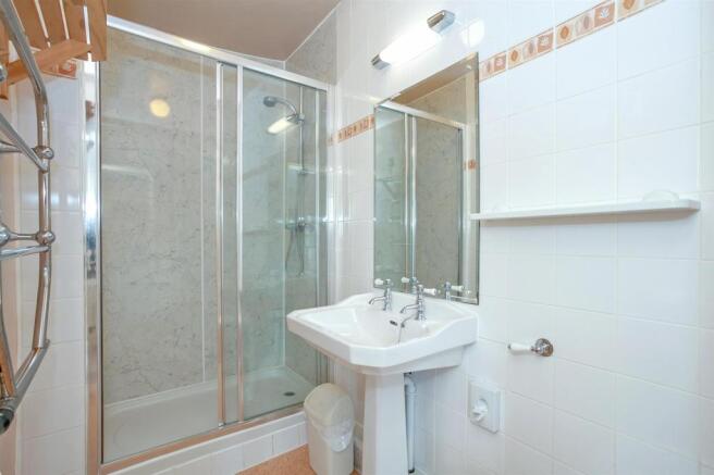 Bedroom 4 En-Suite.jpg