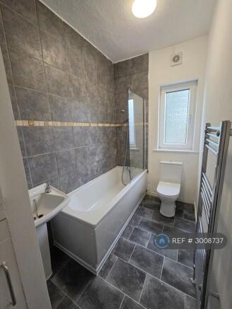 2 bed Terraced to rent Image 12