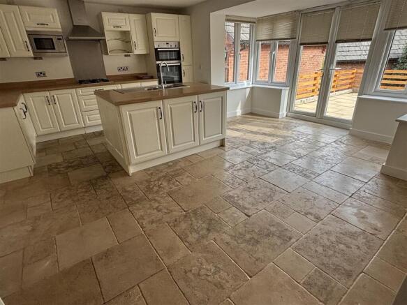 DINING KITCHEN: