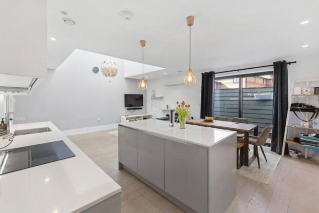 105428 Apartment ...