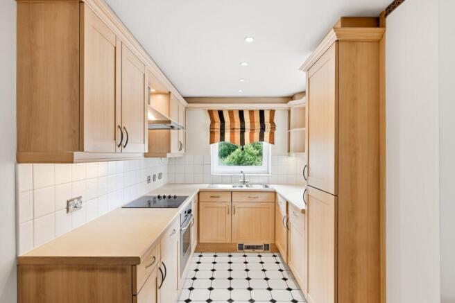 2 bed Flat for sale Image 5