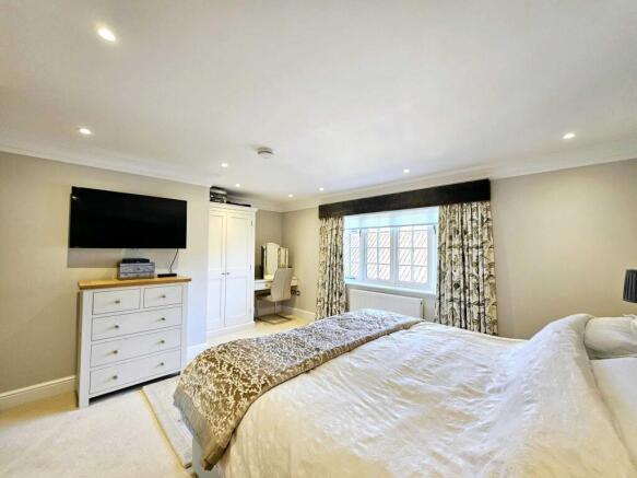 3 bed Detached for sale Image 10