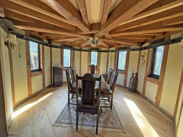 4 bed Detached for sale Image 7