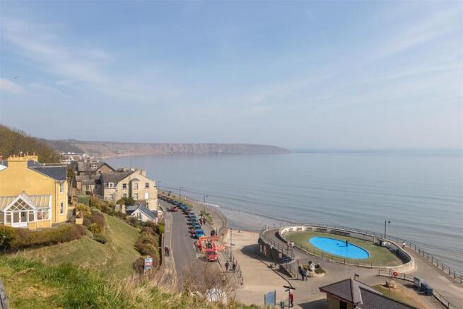 Bay Crescent 16-Filey View.jpg