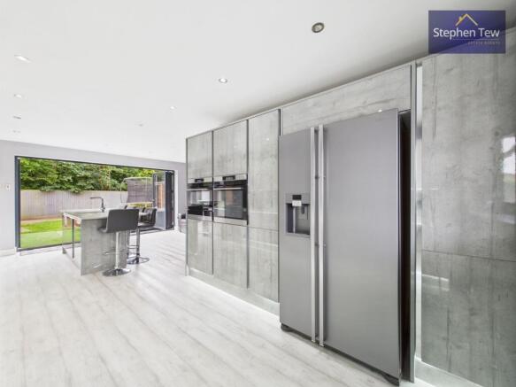 Kitchen/ Living Area