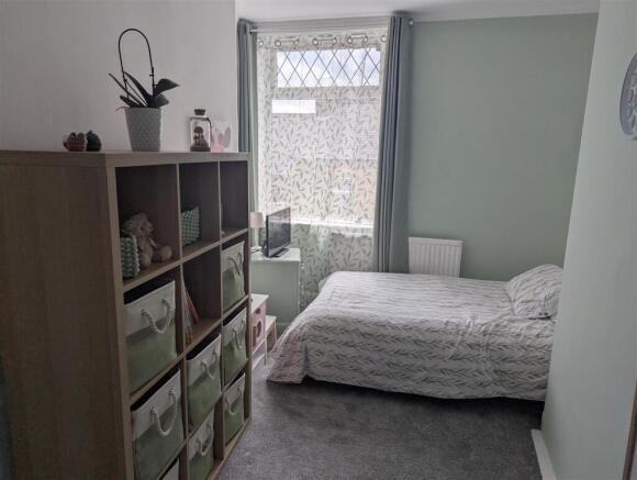 5 HIghroyd bedroom.jpg