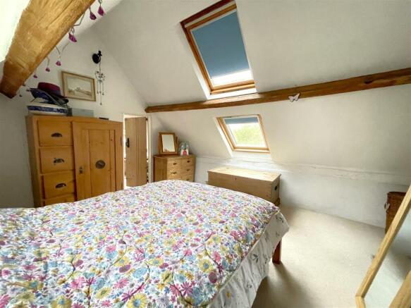 BEDROOM 2