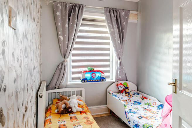 3 bed Terraced for sale Image 11