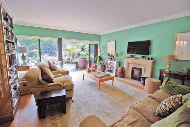 Ashton House-Sitting Room