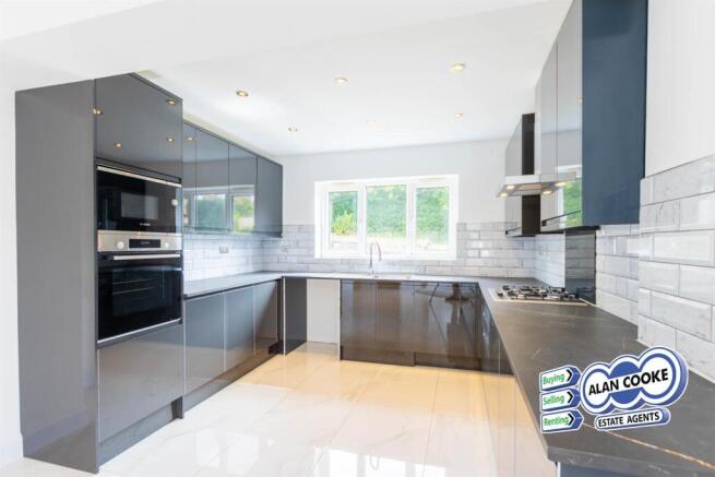 3 bed Semi-Detached for sale Image 5