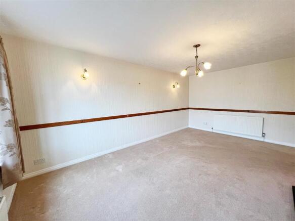 Lounge 4.jpg