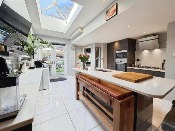 c013ae7e--423E-A3A4-2E3C00AE686B-55512-00001589C03