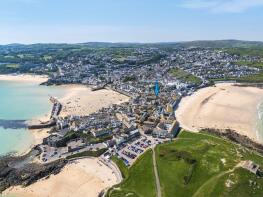 11, Church Place, St. Ives TR26 1LU
