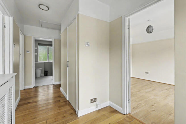 Fir Close, Stevenage, Hertfordshire photo 4