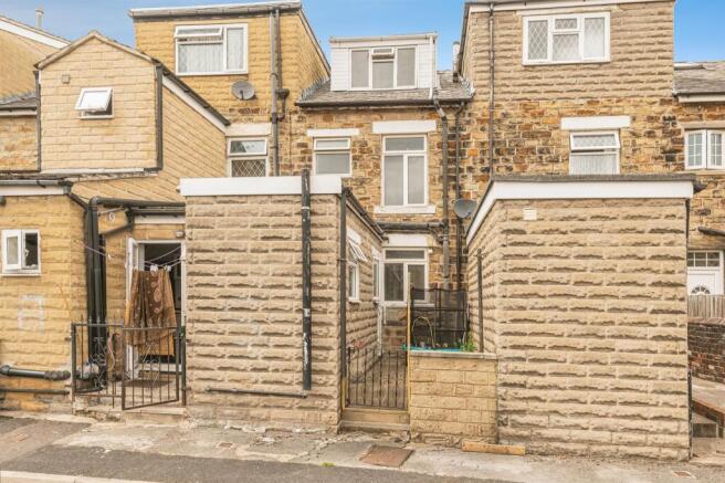 3 bed Terraced for sale Image 11