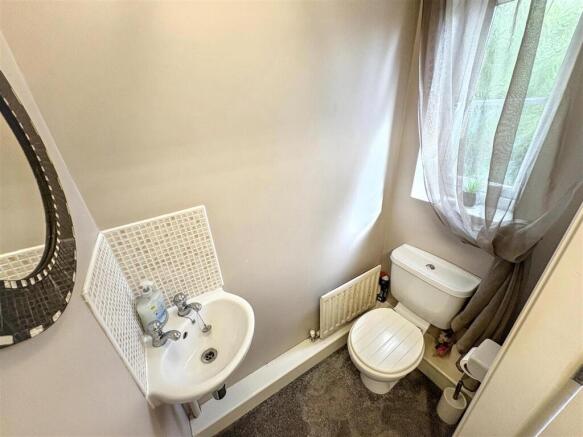 Downstairs toilet.jpg