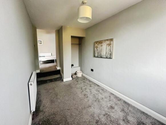 2 bed End of Terrace to rent Image 8