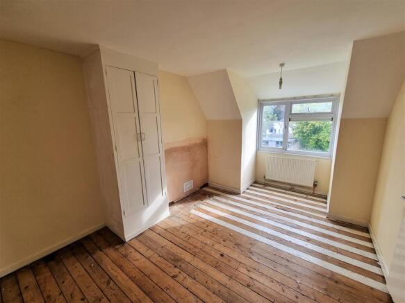 16 Easton Square - Bedroom 2.jpg