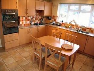 REFITTED KITCHEN/BREAKFAST ROOM 13'1 x 13'