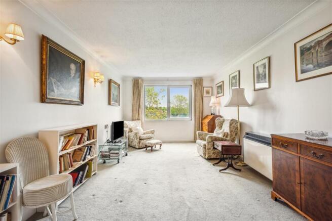75 Homecross House, Fishers Lane, W4-3.jpg