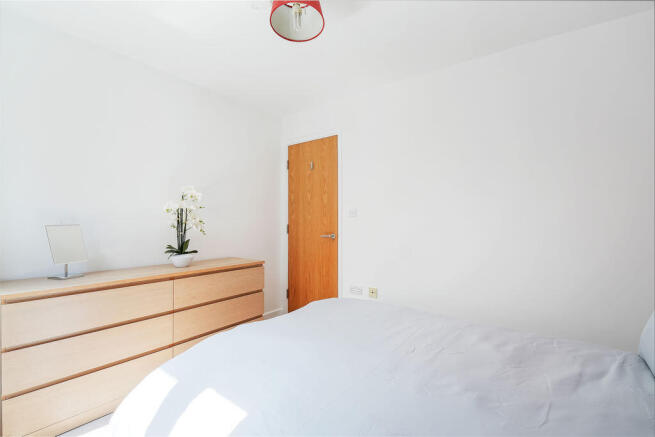 1 bed Apartment to rent Image 11