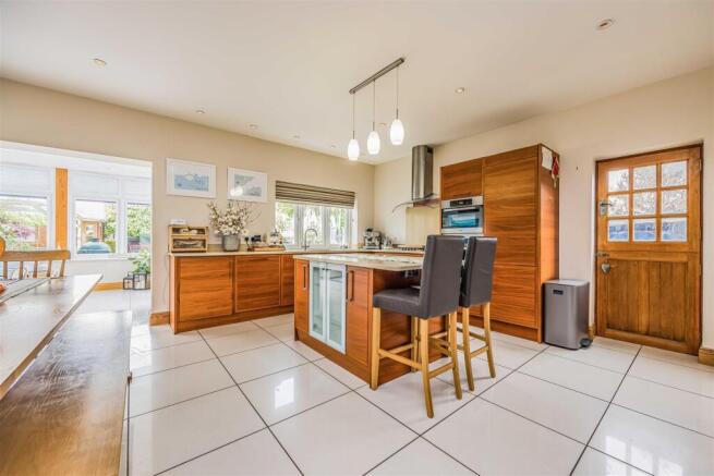 51 Saint Leonard's Avenue, Hayling Island-Small-Po