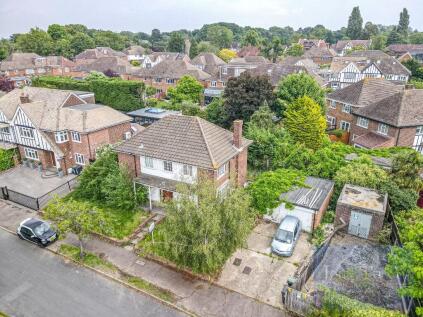 Lyndhurst Rise, Chigwell, Essex, IG7