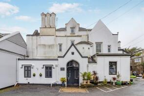 Flat B, 10 The Knoll, Barton Road, Torquay TQ1 4DS