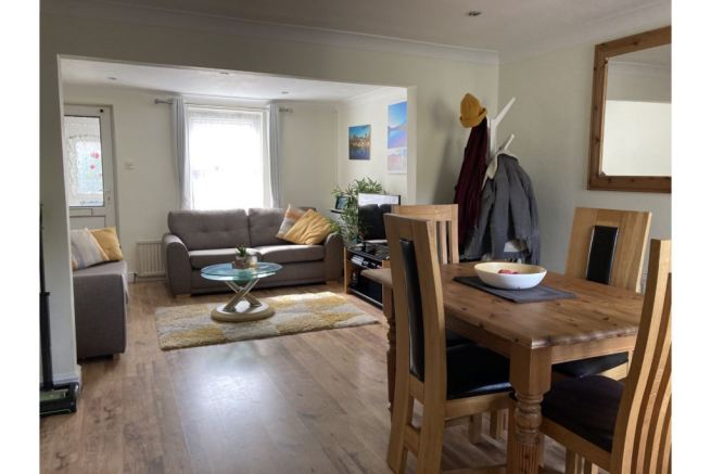 Lounge/Dining Room