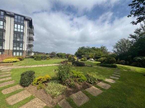 1 bed Flat for sale Image 12
