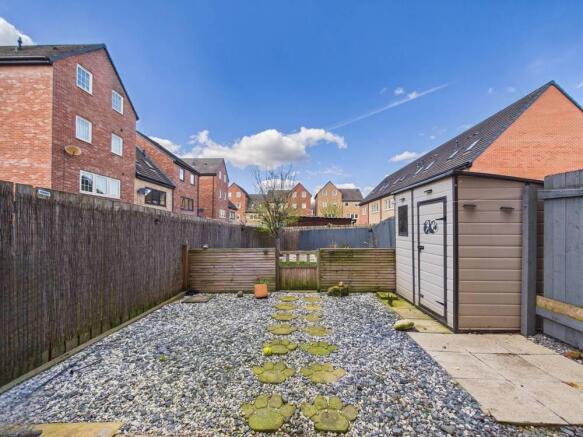 5 bed Town House for sale Image 10