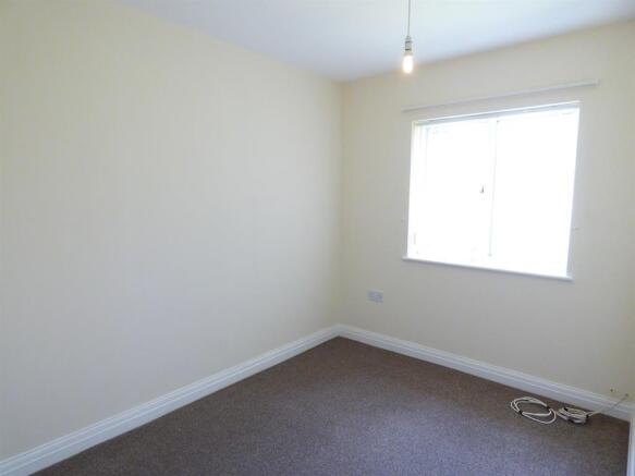 3 bed Detached Bungalow to rent Image 7