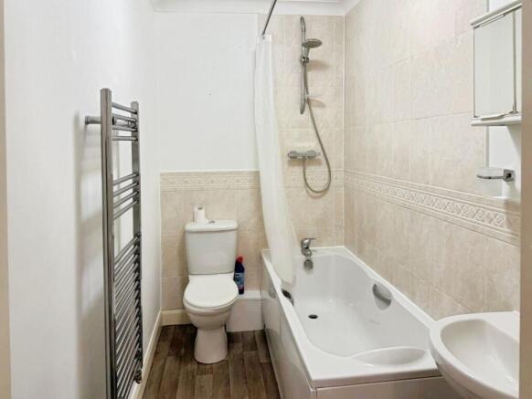 2 bed Flat to rent Image 7