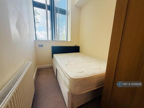 2 bed Flat to rent Image 5