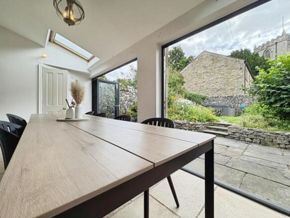 3 bed House for sale Image 8