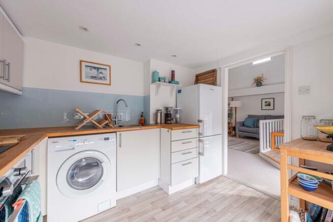 Kitchen (2)