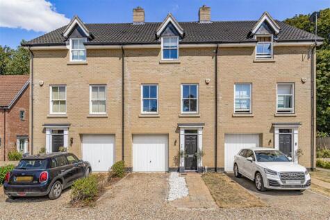 Pilgrim Court, Kennett