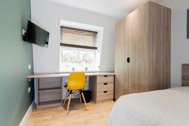 6 bed Flat to rent Image 10