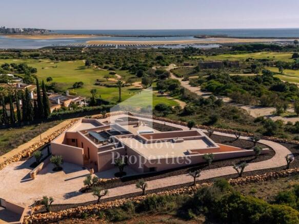 Luxury Contemporary Villa next to Palmares Resort