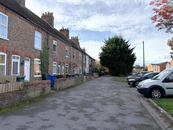 2 bed Terraced for sale Image 9