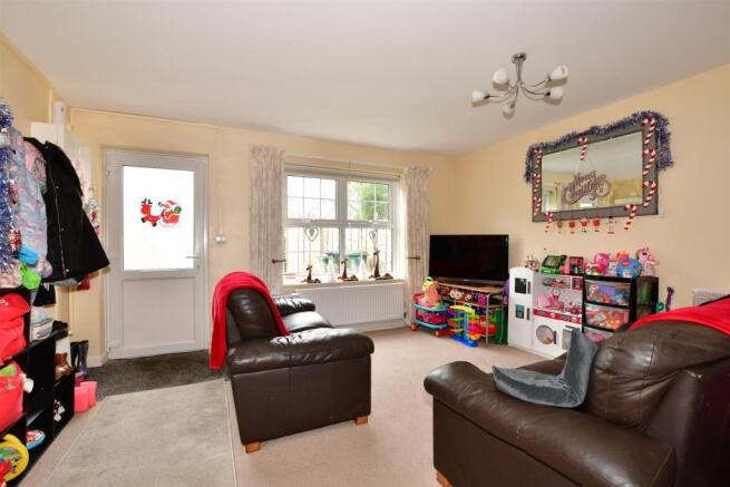Kitchen/ Living Room