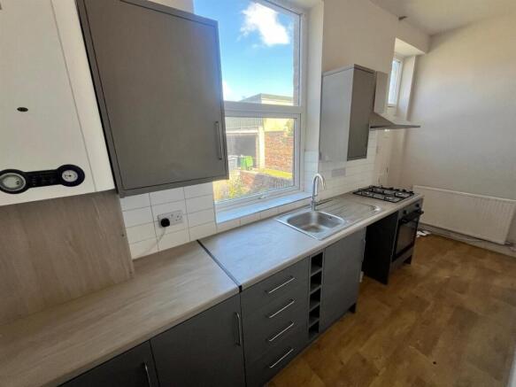 2 bed House for sale Image 10