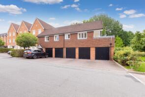 31, Foxherne, Slough SL3 7AR