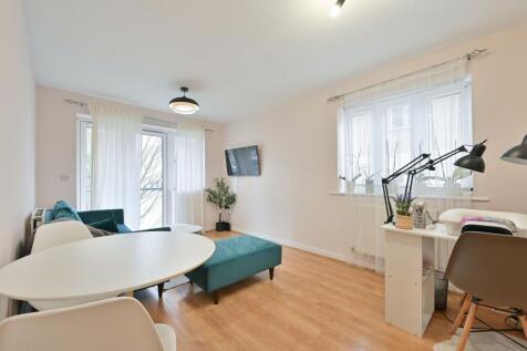 Edridge Court, Watford, WD25